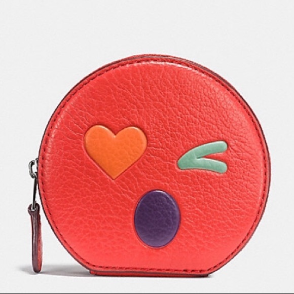 Coach Handbags - 🌶 Coach Heart Round Coin Case